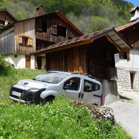 Chalet Le Petit Chalet De Lortier Entremont